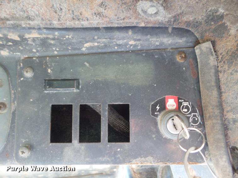 image for item DA7515 2006 New Holland L160 skid steer