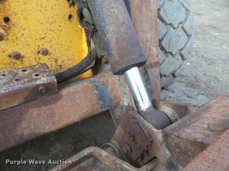 image for item DA7515 2006 New Holland L160 skid steer