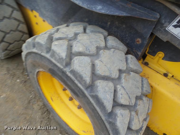 image for item DA7515 2006 New Holland L160 skid steer