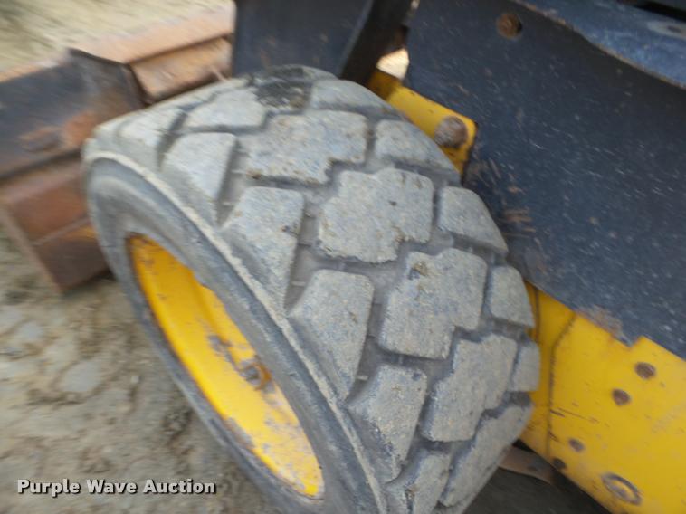 image for item DA7515 2006 New Holland L160 skid steer