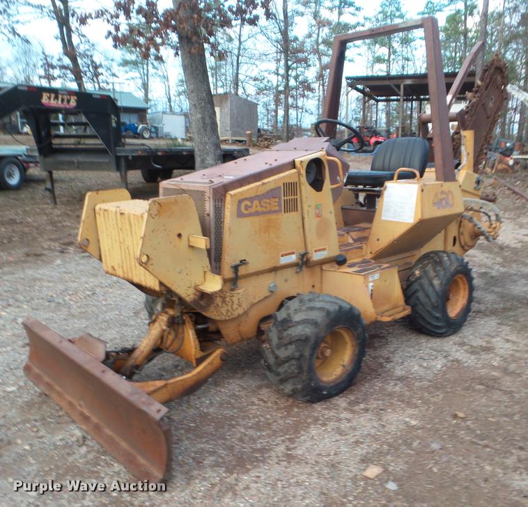 image for item DA7520 1994 Case 460 trencher
