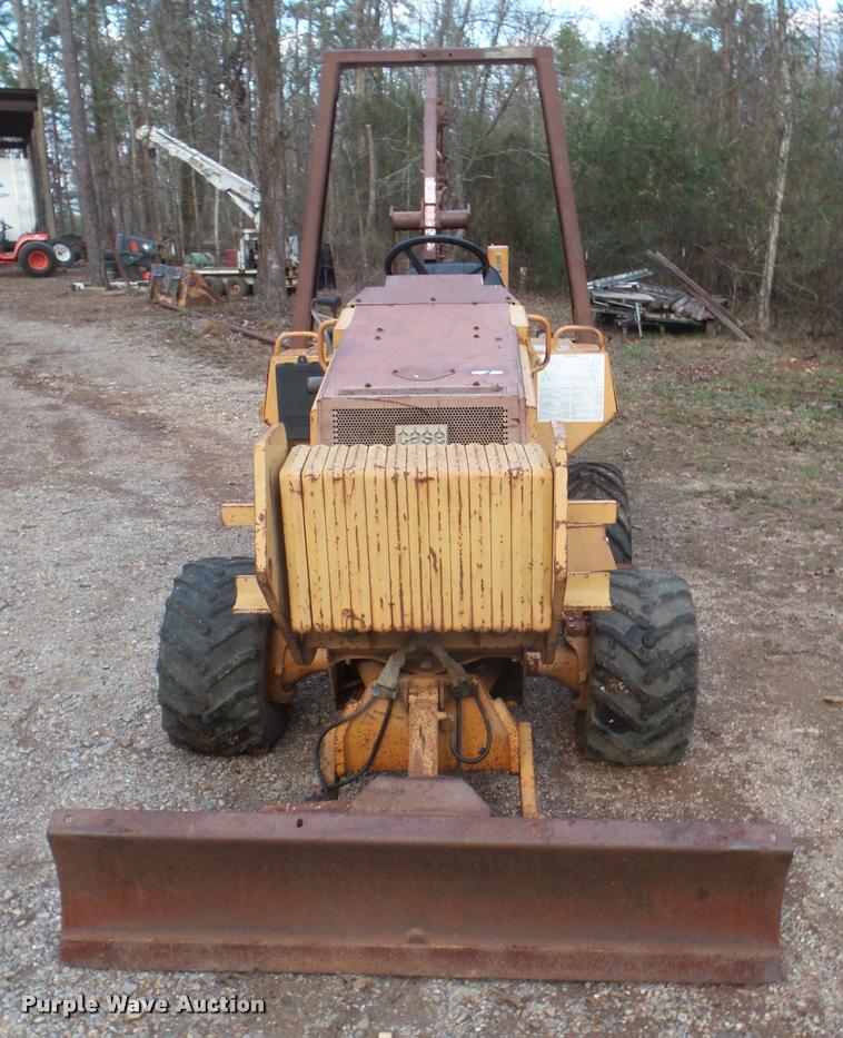 image for item DA7520 1994 Case 460 trencher