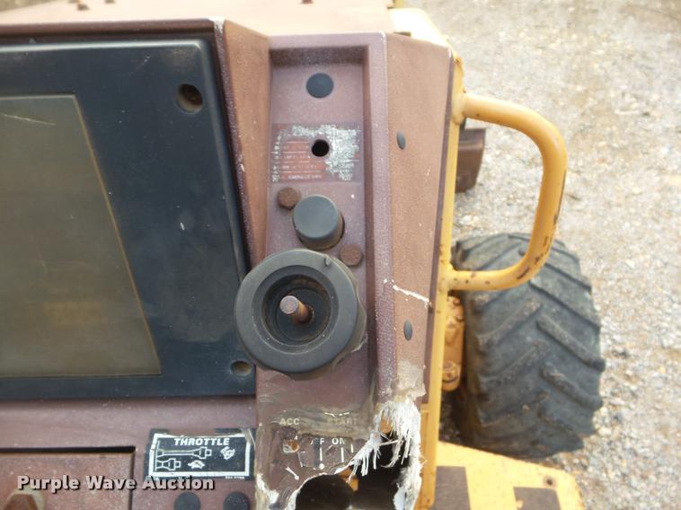 image for item DA7520 1994 Case 460 trencher