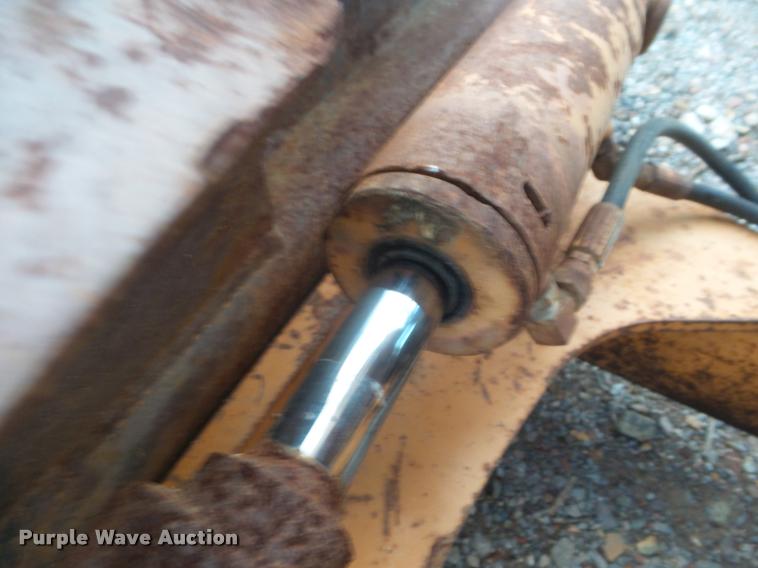 image for item DA7520 1994 Case 460 trencher