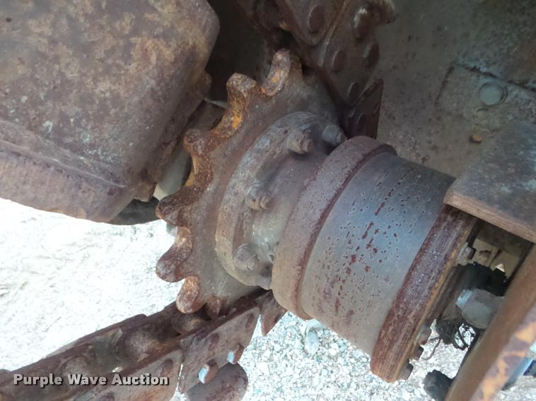 image for item DA7520 1994 Case 460 trencher