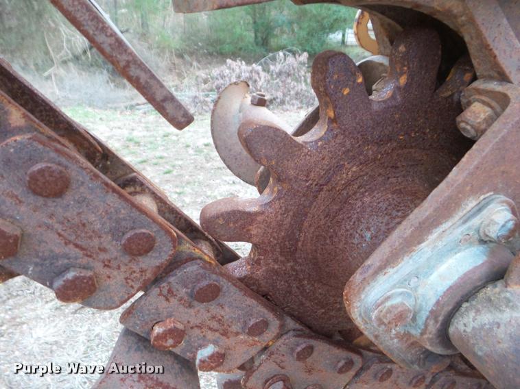 image for item DA7520 1994 Case 460 trencher