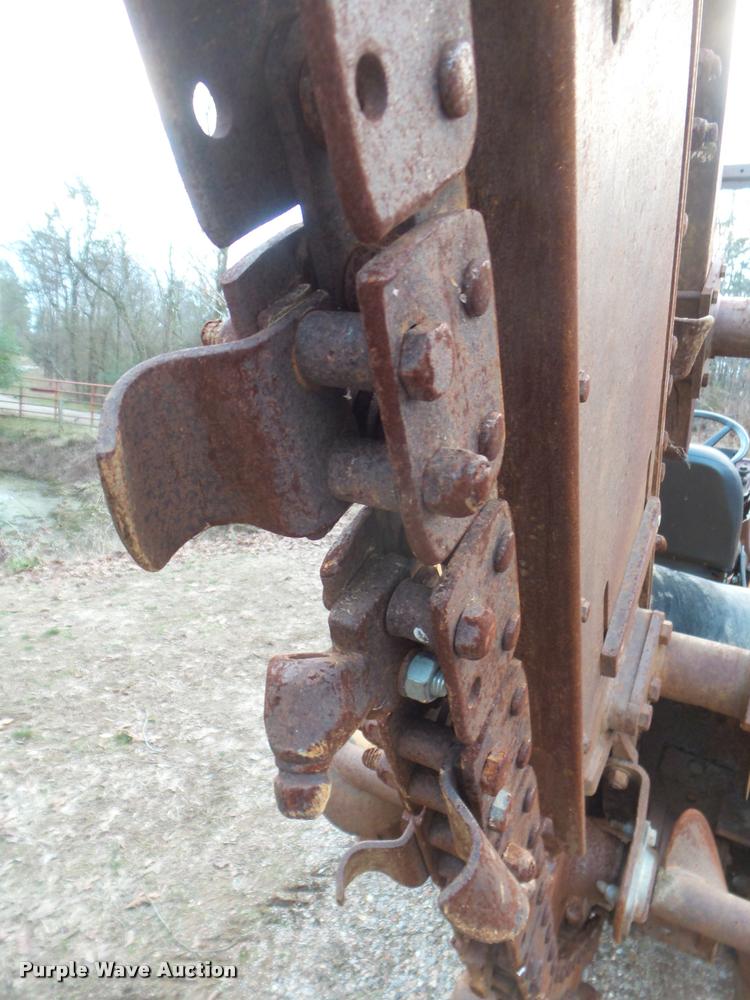 image for item DA7520 1994 Case 460 trencher