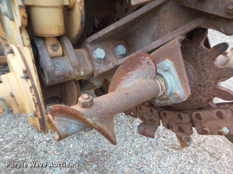 image for item DA7520 1994 Case 460 trencher