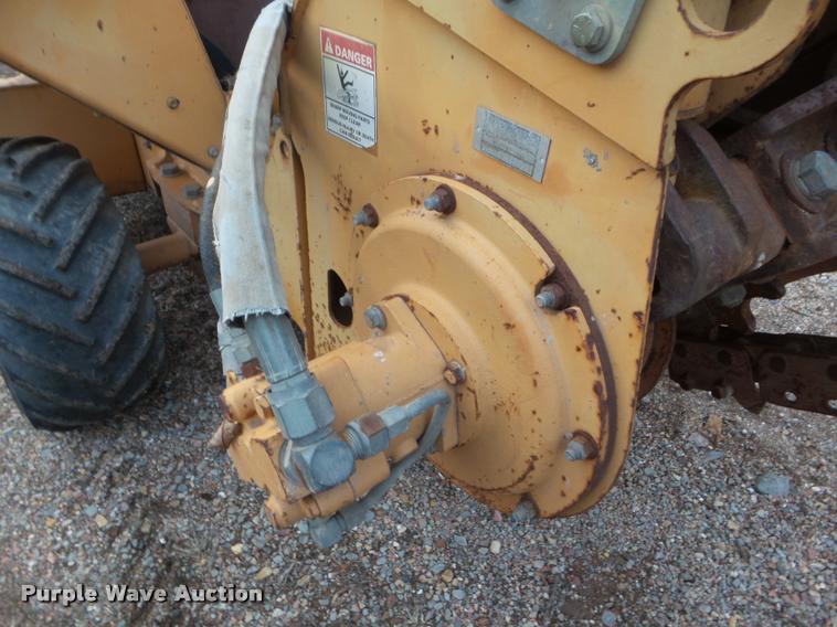 image for item DA7520 1994 Case 460 trencher