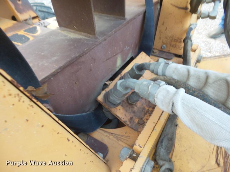 image for item DA7520 1994 Case 460 trencher