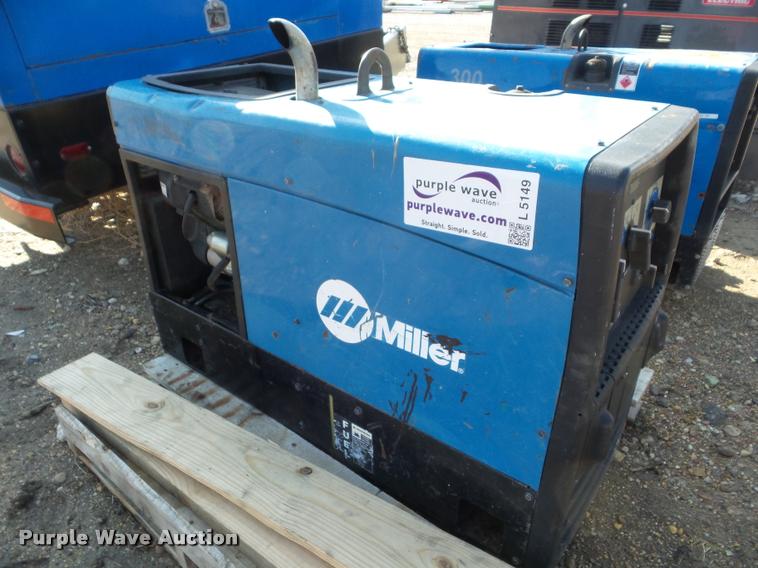 image for item DA7553 Miller Bobcat 225 welder/generator