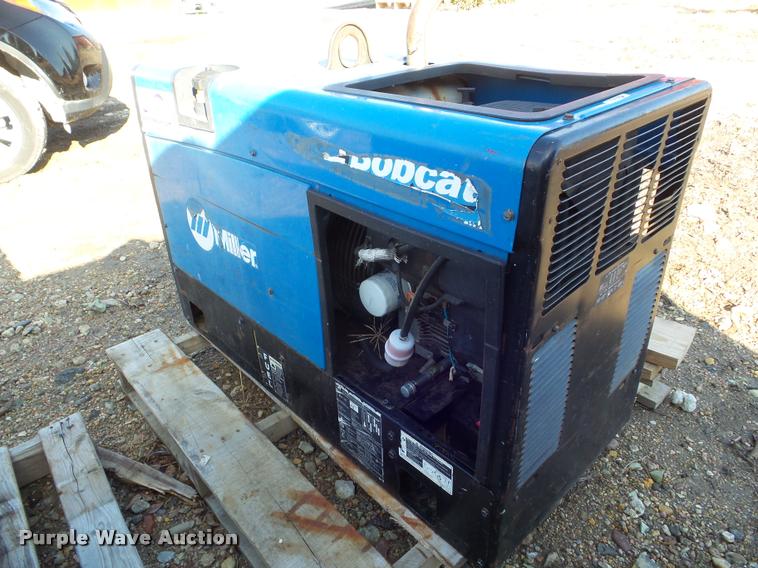 image for item DA7553 Miller Bobcat 225 welder/generator