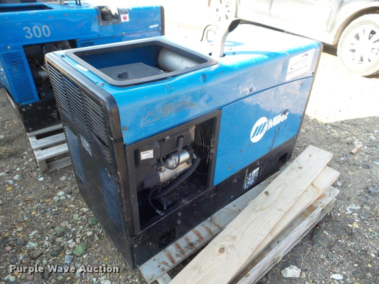 image for item DA7553 Miller Bobcat 225 welder/generator