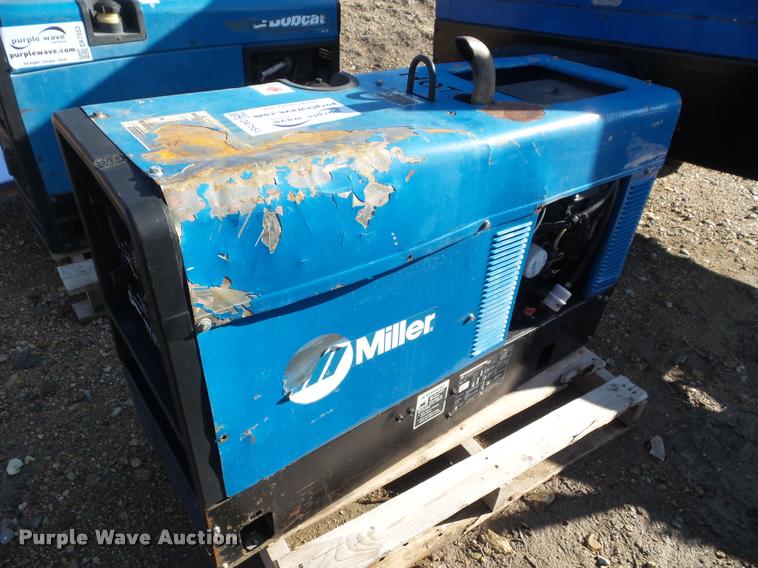 image for item DA7554 Miller Bobcat 225 NT welder/generator