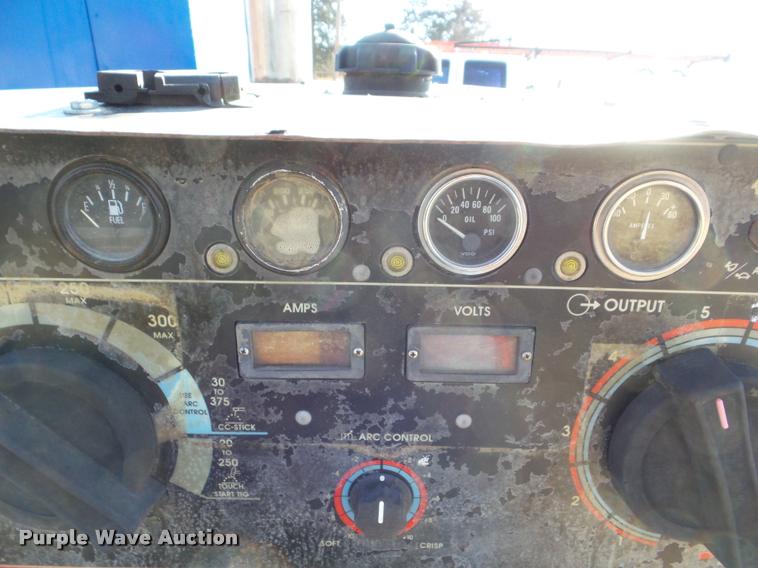 image for item DA7555 Lincoln Commander 300 welder/generator