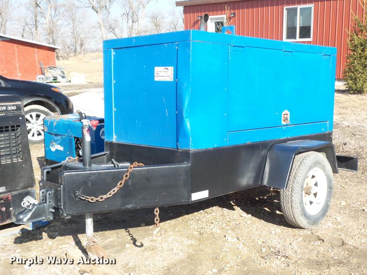 image for item DA7556 1995 T&J generator