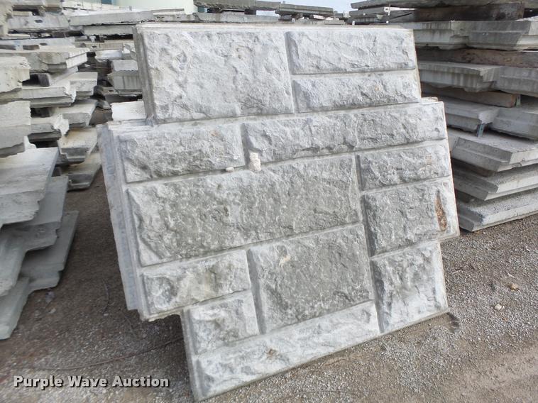image for item DA9313 Approximately 200 Ashlar Stone retaining wall blocks