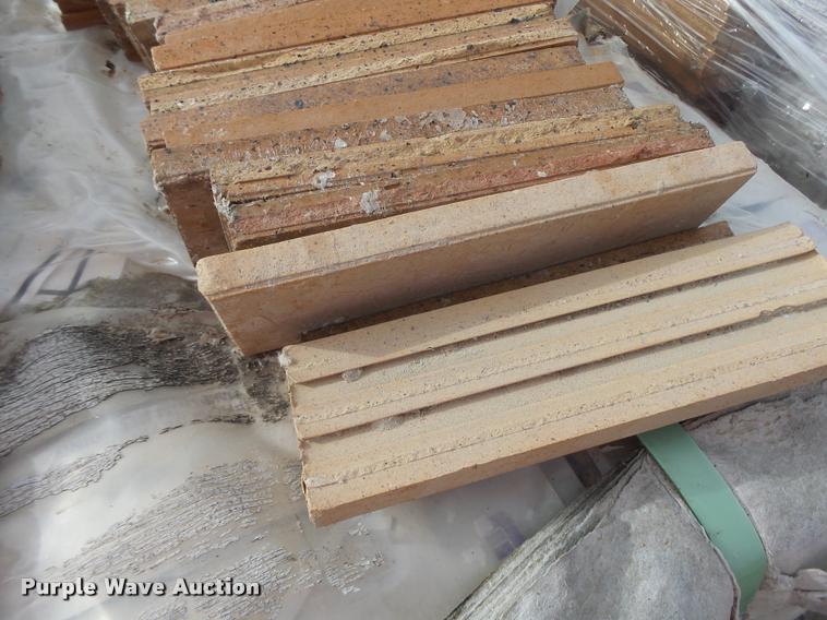 image for item DA9322 Approximately 7 pallets Endicott desert iron spot light