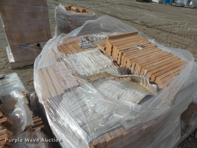 image for item DA9322 Approximately 7 pallets Endicott desert iron spot light