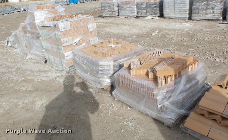 image for item DA9322 Approximately 7 pallets Endicott desert iron spot light