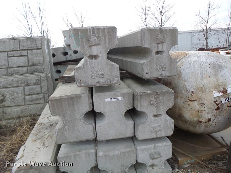 image for item DA9324 Approximately 25 sound board smooth wall columns