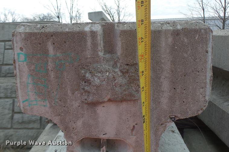 image for item DA9324 Approximately 25 sound board smooth wall columns