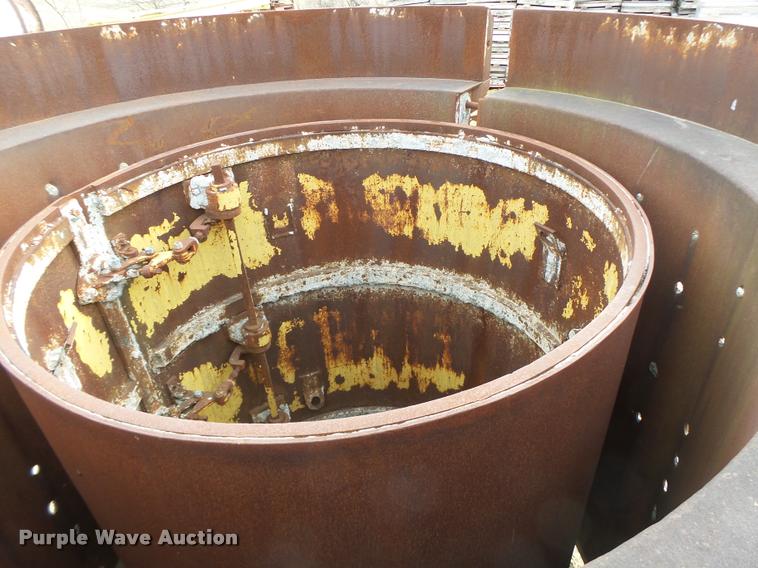 image for item DA9340 (3) manhole base forms