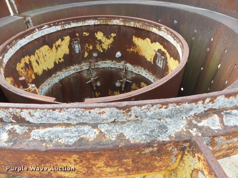 image for item DA9340 (3) manhole base forms