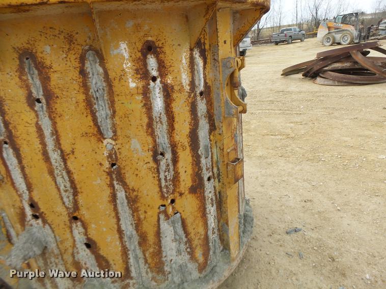 image for item DA9340 (3) manhole base forms