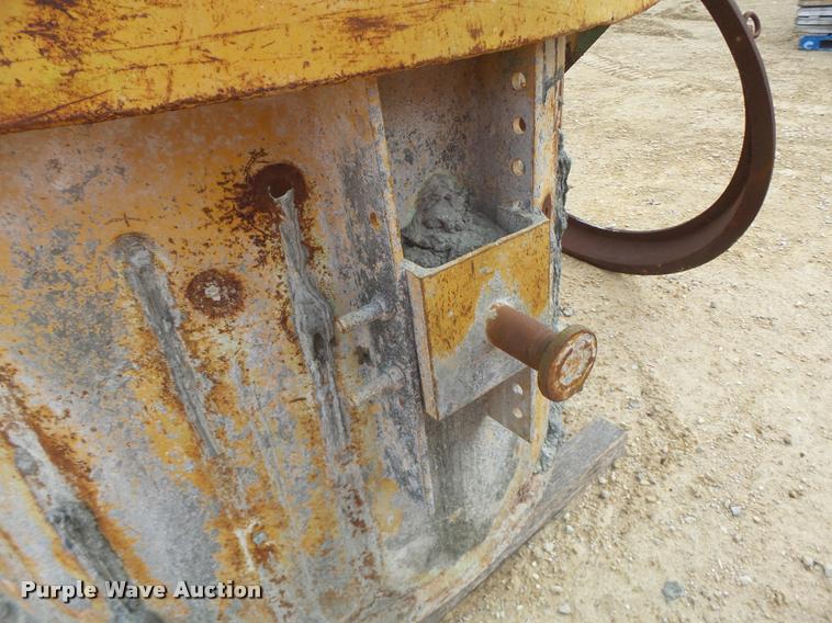 image for item DA9340 (3) manhole base forms