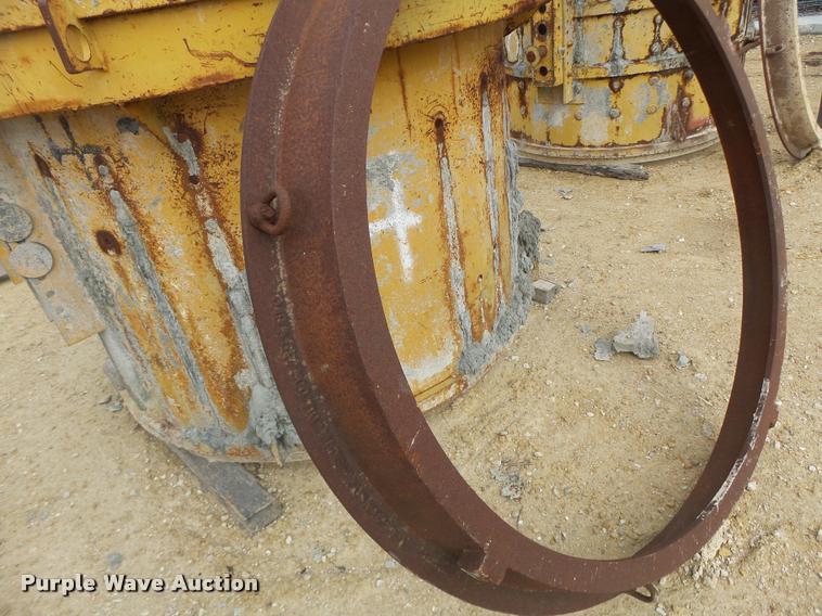 image for item DA9340 (3) manhole base forms