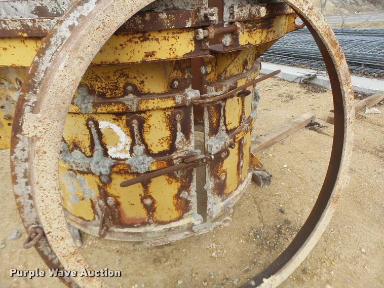 image for item DA9340 (3) manhole base forms