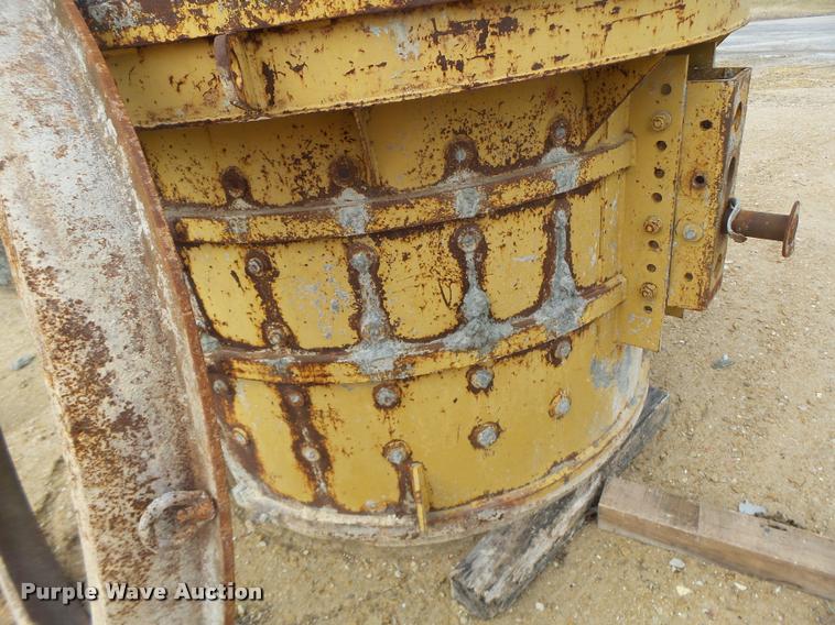 image for item DA9340 (3) manhole base forms