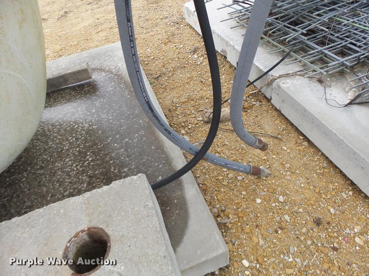 image for item DA9341 1998 Mcneilus ready mix drum