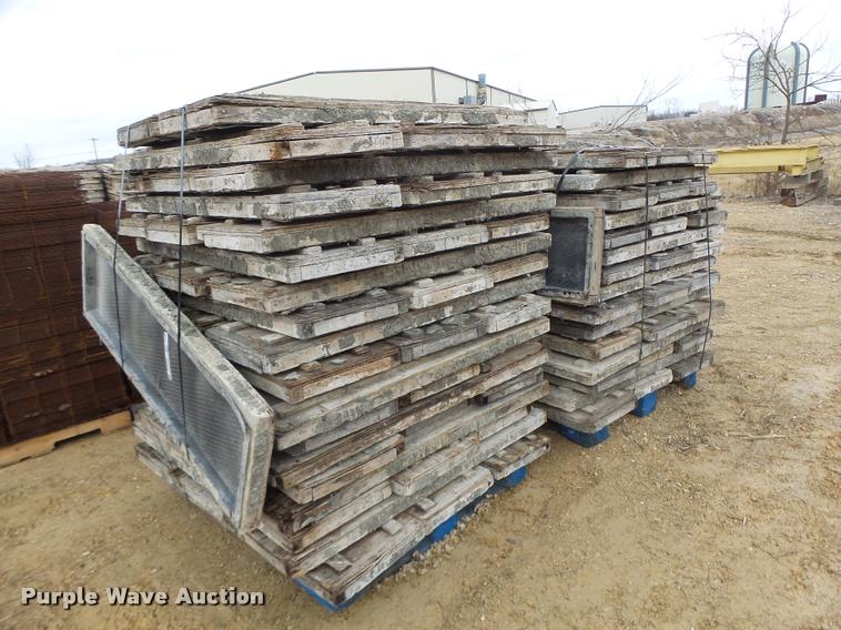 image for item DA9344 Approximately 101 Diamond texture finish concrete forms