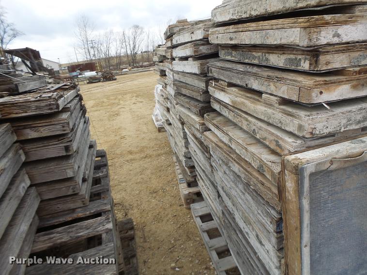 image for item DA9347 Approximately 128 fabric textured concrete forms