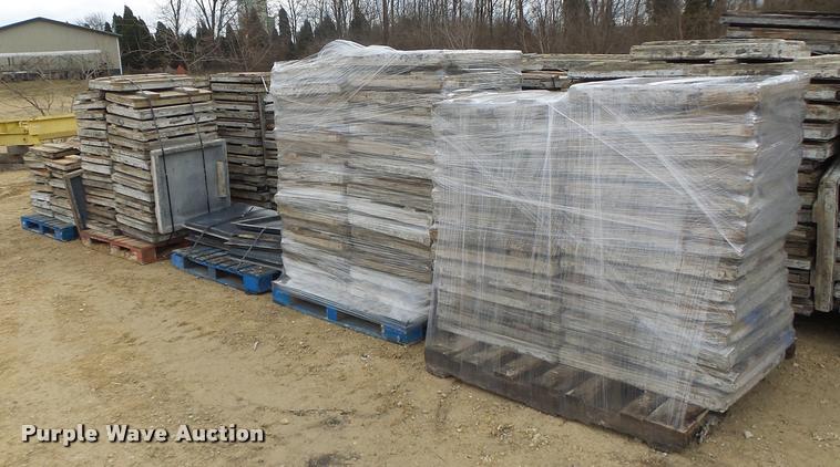 image for item DA9348 Approximately 561 fabric textured finish concrete forms