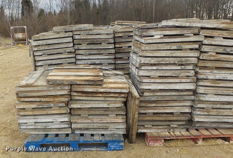 image for item DA9348 Approximately 561 fabric textured finish concrete forms