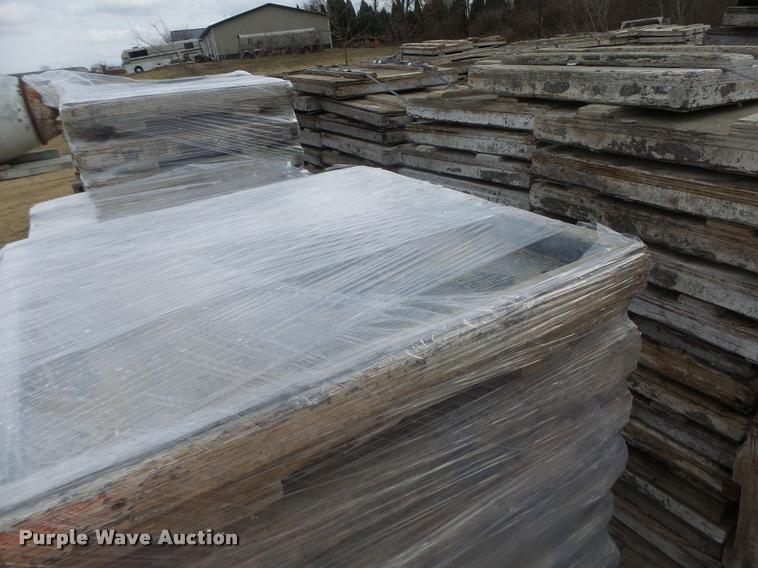 image for item DA9348 Approximately 561 fabric textured finish concrete forms