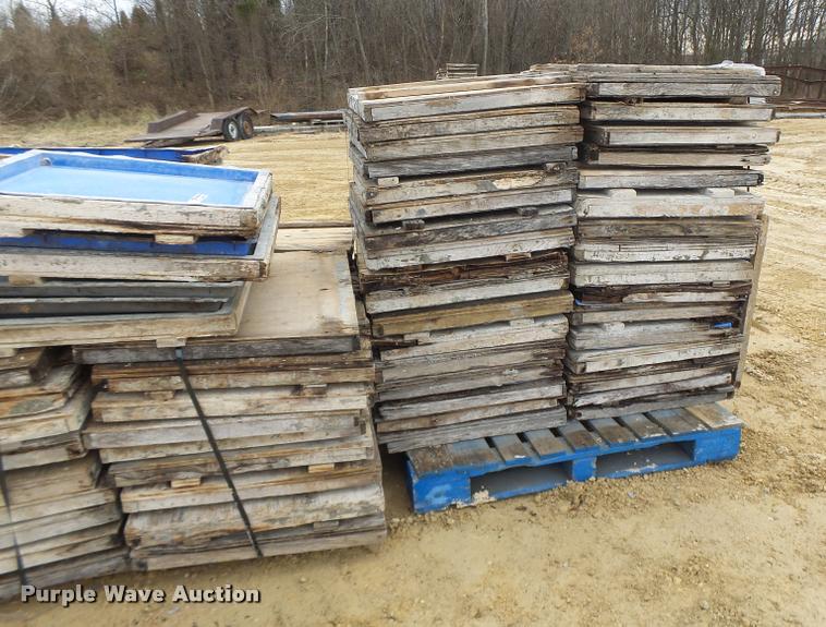 image for item DA9349 Shattered glass textured finish concrete forms