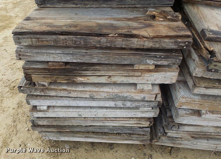 image for item DA9349 Shattered glass textured finish concrete forms