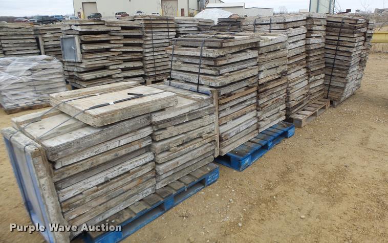 image for item DA9349 Shattered glass textured finish concrete forms