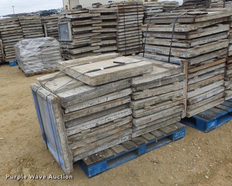 image for item DA9349 Shattered glass textured finish concrete forms