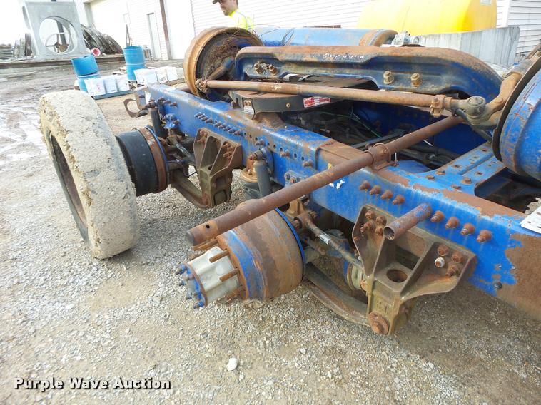 image for item DA9355 2006 Freightliner FLD120 parts and axles