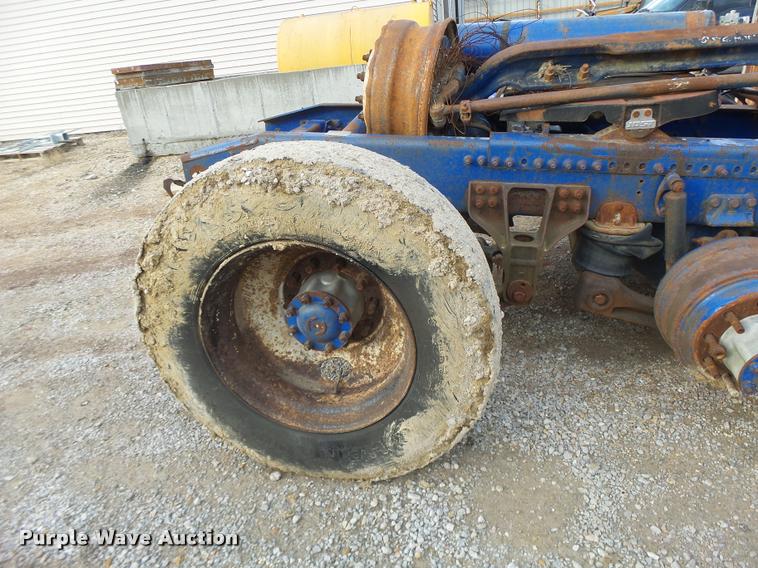 image for item DA9355 2006 Freightliner FLD120 parts and axles