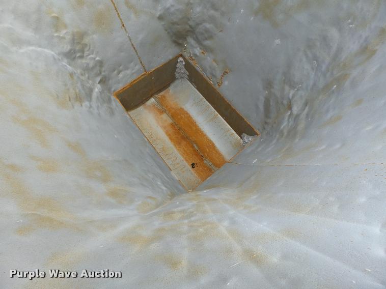 image for item DA9356 Gar Bro concrete chute/bucket