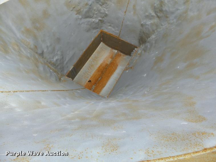 image for item DA9356 Gar Bro concrete chute/bucket