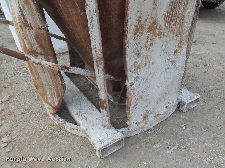 image for item DA9357 Gar Bro concrete chute/bucket