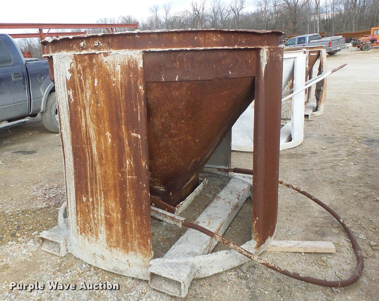 image for item DA9358 Gar Bro chute/bucket