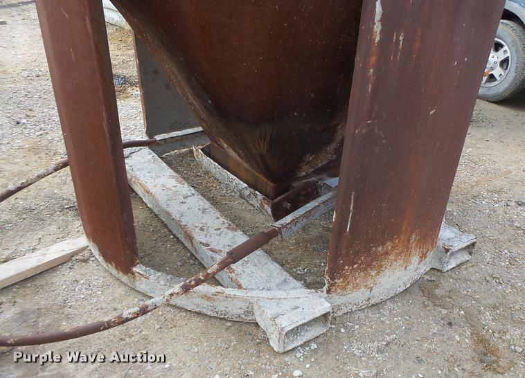 image for item DA9358 Gar Bro chute/bucket